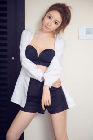 《年轻女教师2》电影