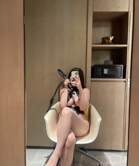 她在丈夫面被耍了中文2