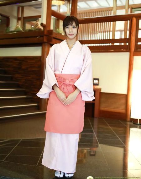 女教师自己扒开荫道口任你看
